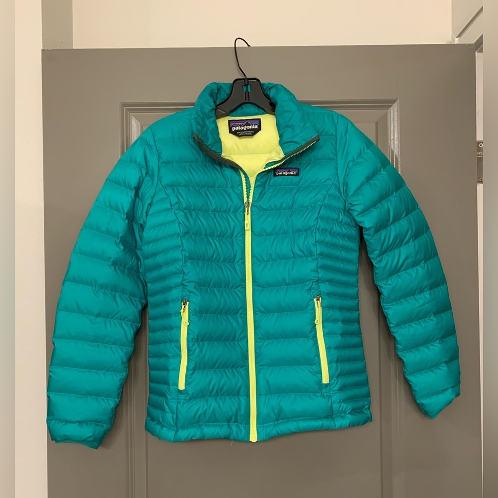 Patagonia Women’s Bright Green Goose Down Jacket with Lemon Highlights